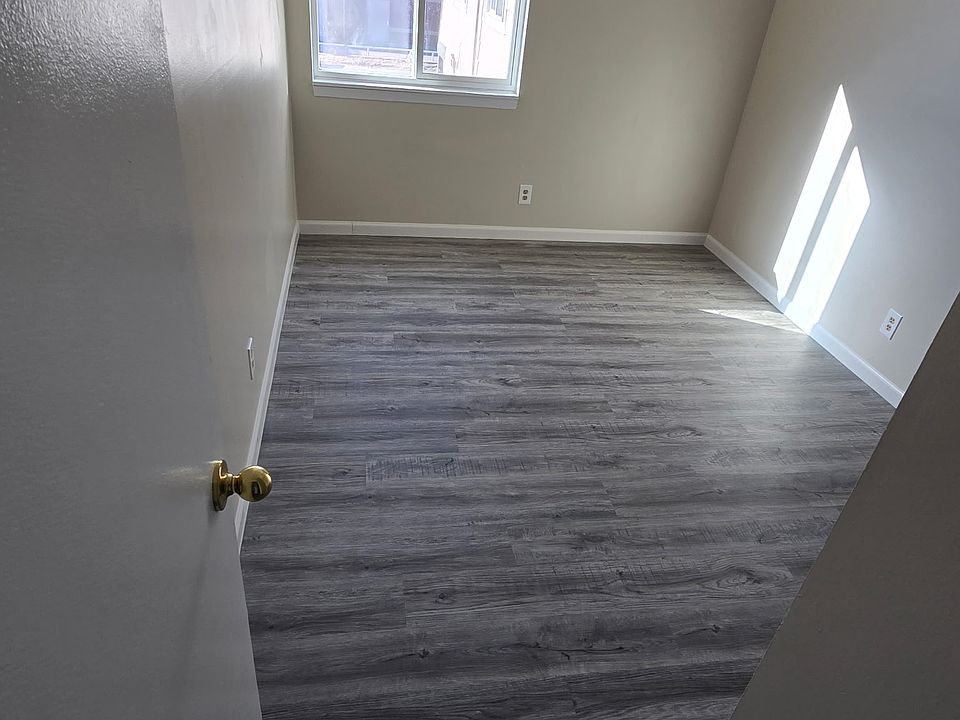 1st image of 720 W 12th St #204