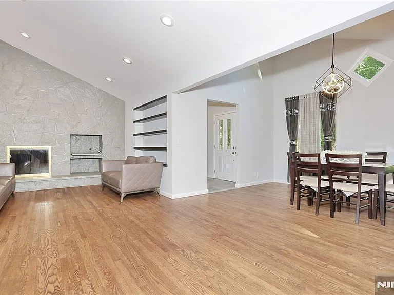 69 Pittis Ave — Photo 9