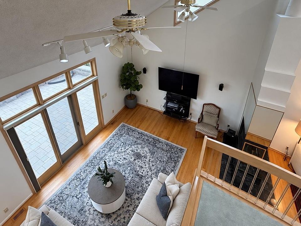 437 N Charlesworth St, photo 24