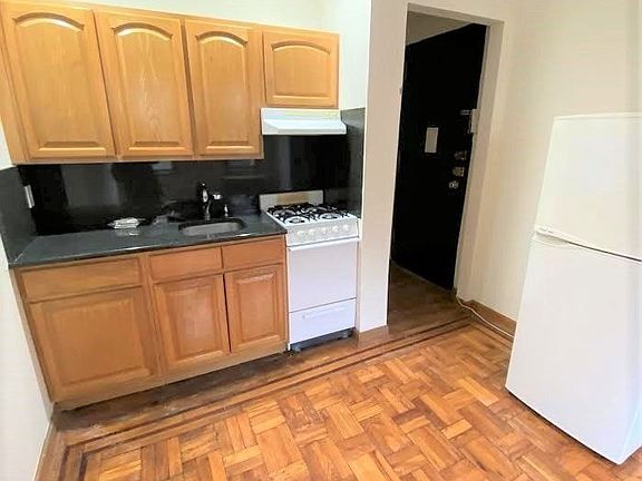 2nd image of 2352 33rd St APT 1B