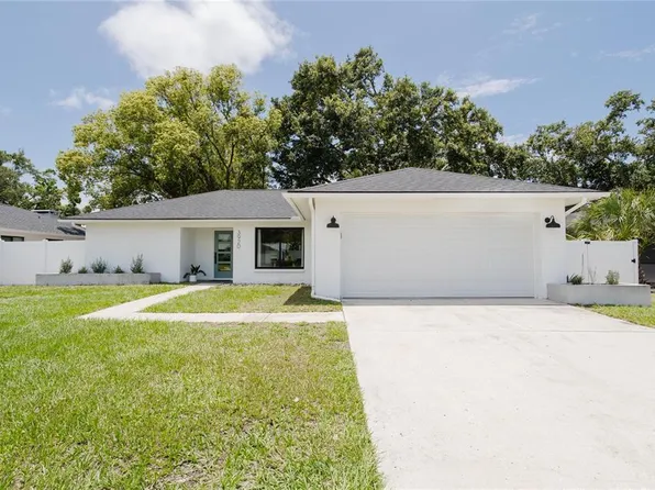 3920 Basswood Dr, Sarasota, FL 34232