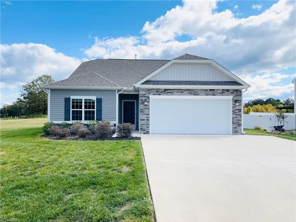 117 Altavista Dr, Clemmons, NC 27012