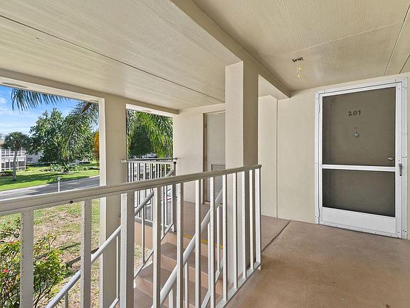 3rd image of 29 Lake Vista Trl APT 207