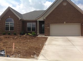 333 Gleneagles Way, Versailles, KY 40383