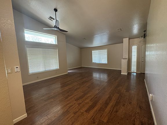 3rd image of 7692 E Dayview Cir