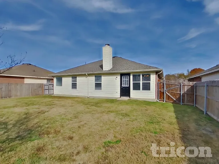 1009 Ridge Top Dr — Photo 15