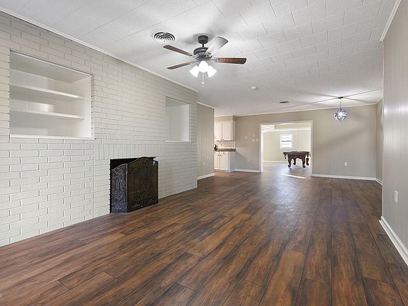3rd image of 106 Whispering Pines Ln