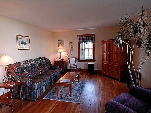 5th image of 16 Harrison Ave