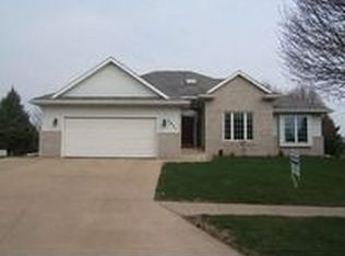 4821 Bradford Ln, Sioux City, IA 51106