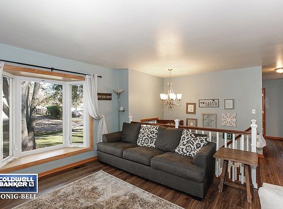 3rd image of 341 Greenwood Dr