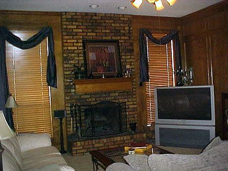 2nd image of 8230 Hiview Dr