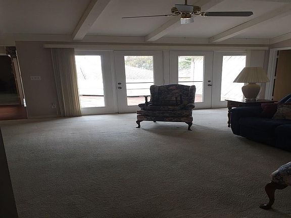 4th image of 115 Crestwood Dr