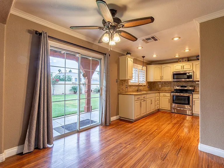1714 Elena Dr — Photo 11