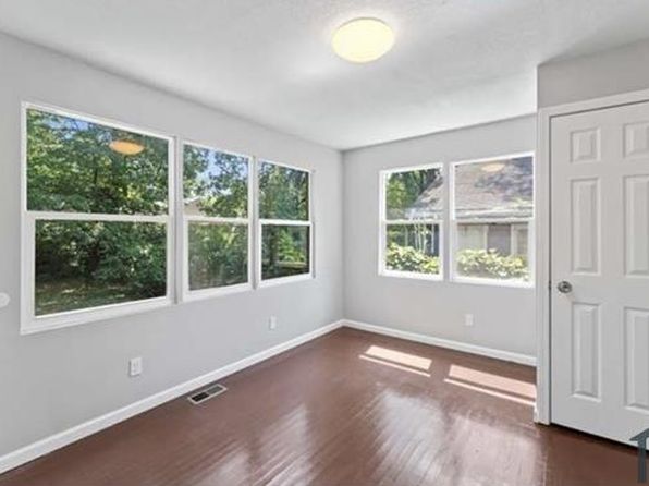 2807 Quincy Ave