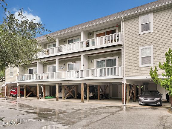 2nd image of 608 W Brown St APT L
