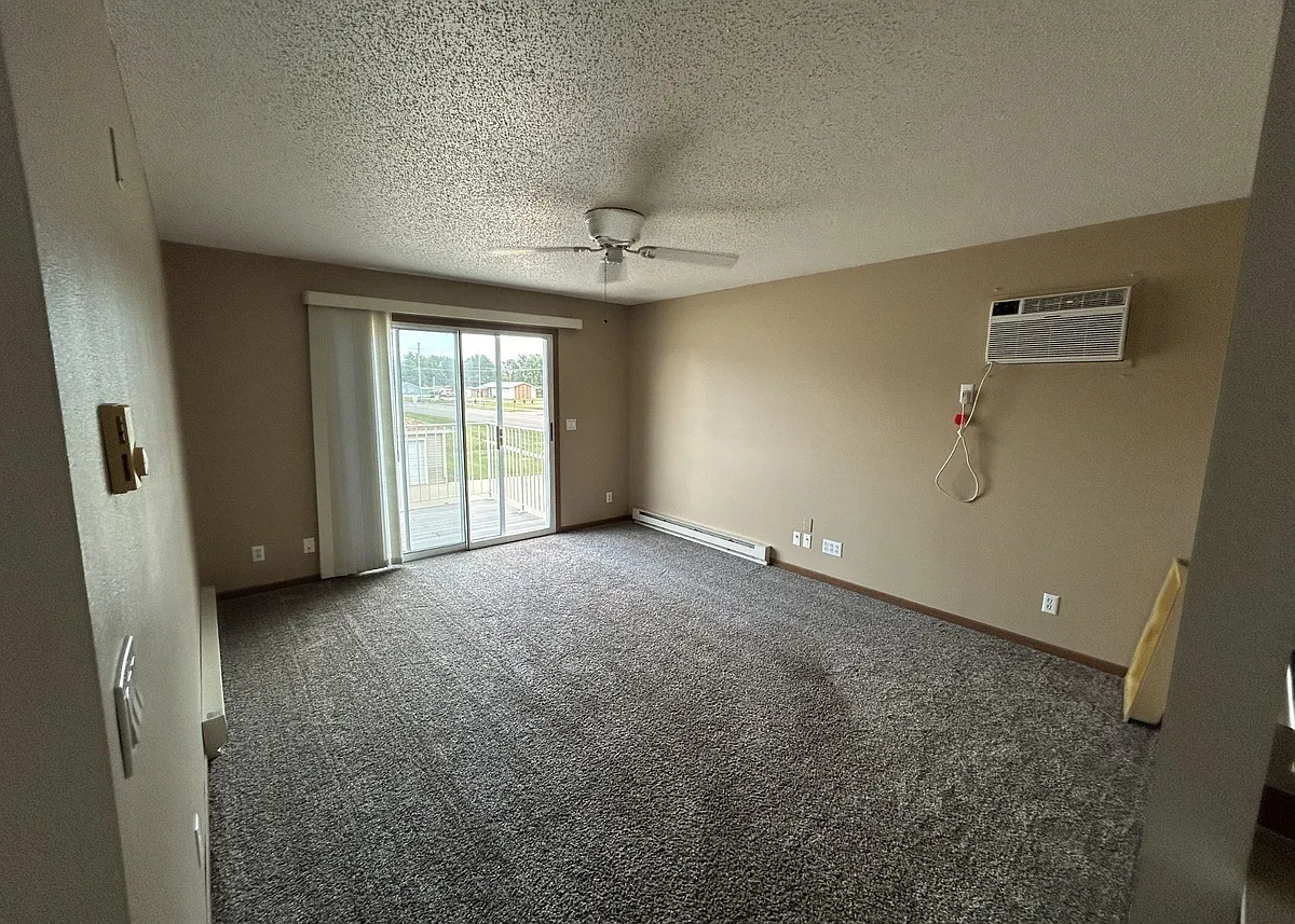 Building Photo - 1025 Lincoln Ave SW #101