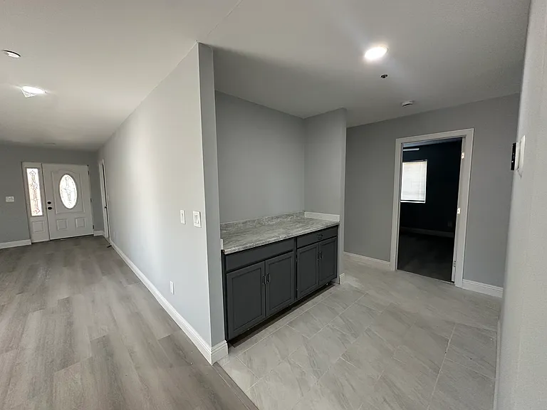 4825 Lincoln Ave — Photo 7