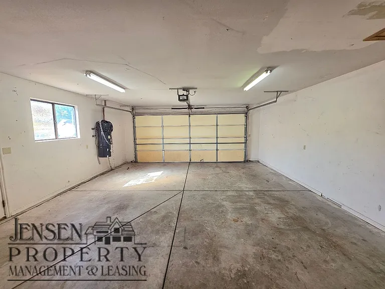 640 E Vermillion Ave — Photo 22