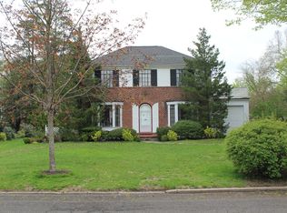 21 Sargent Rd, Scarsdale, NY 10583