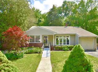 155 Valley Rd, River Edge, NJ 07661