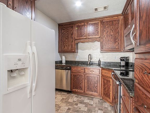 3rd image of 115 Dellwood Ct