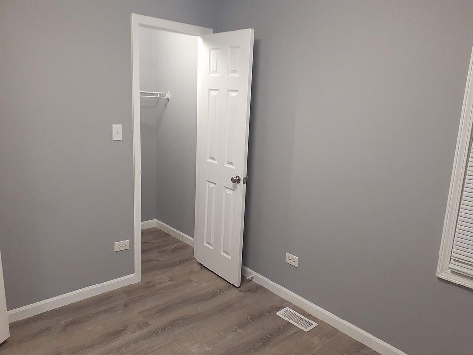 1st image of 520 S Denvir Ave Floor 1