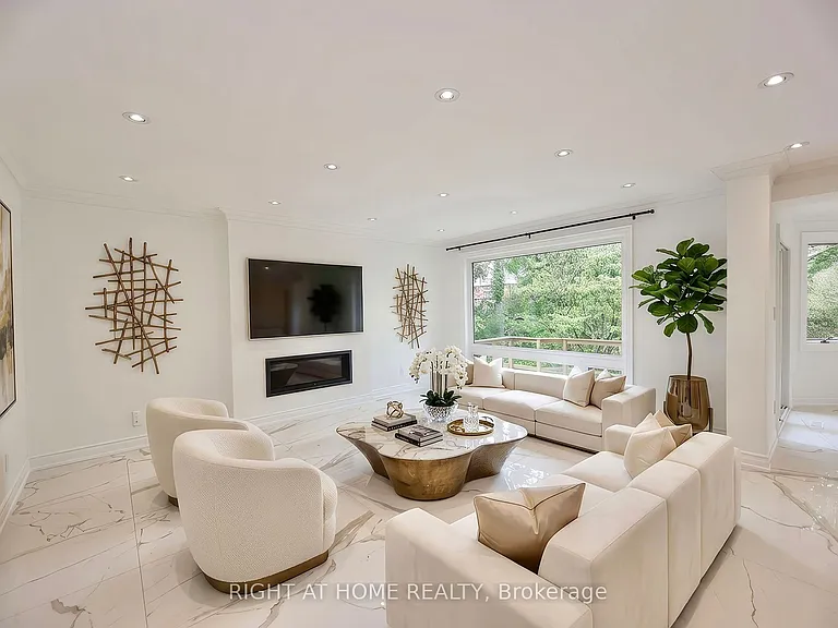 89 W Yonge Blvd NW — Photo 10