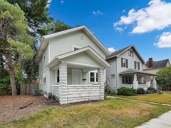 2nd image of 104 Moull St