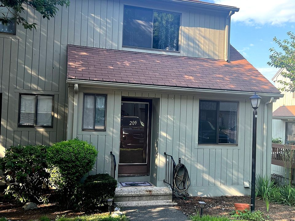 1st image of 209 Concord Court #209
