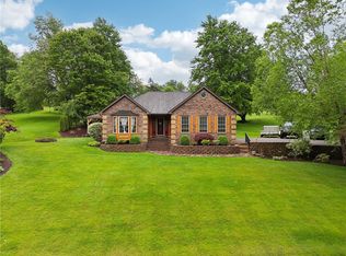 152 Rustic Park Rd, Ellwood City, PA 16117
