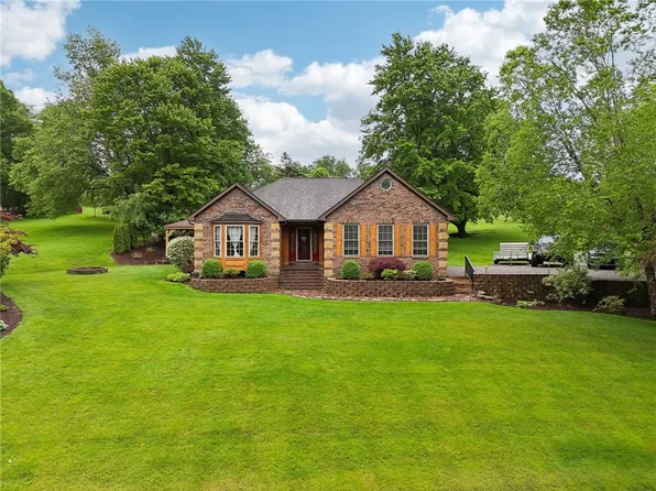 152 Rustic Park Rd, Ellwood City, PA 16117