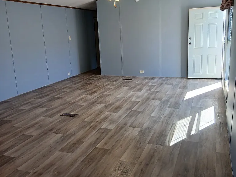 208 N Highway 22A #10 — Photo 10