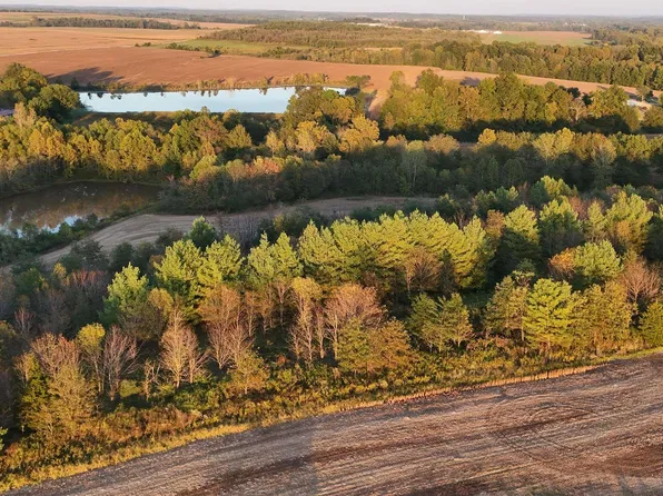 600 County Rd S, Cannelburg, IN 47519