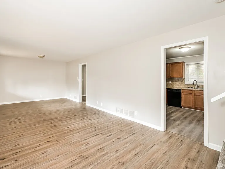 2753 Rainbow Forest Dr — Photo 4
