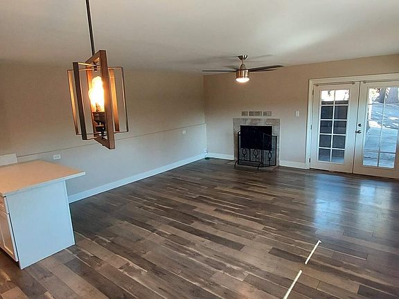2nd image of 695 Sunset Dr #2