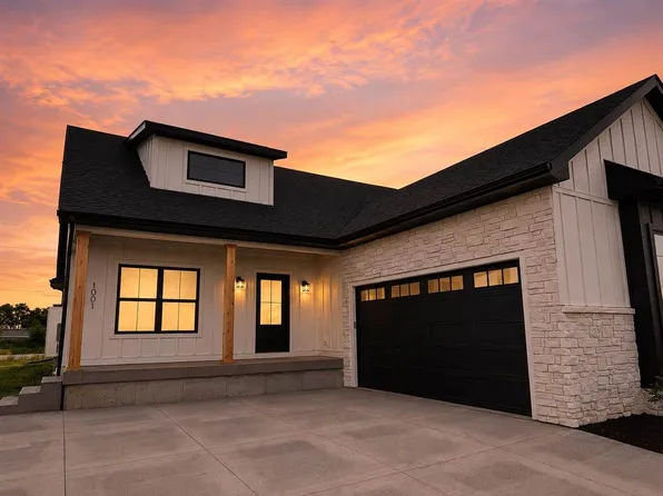 1001 Millie Ln, North Liberty, IA 52317