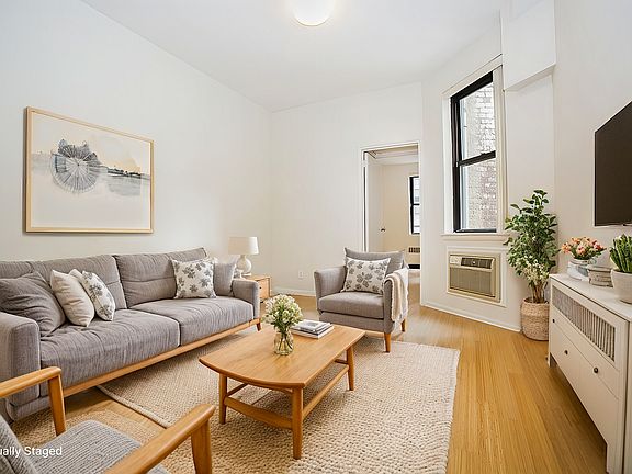 3rd image of 312 W 58th St #5/6