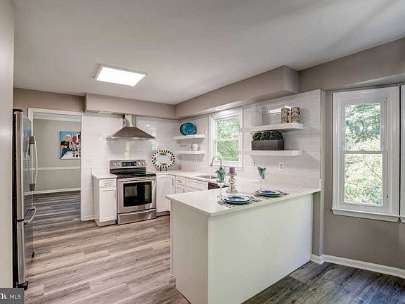 5th image of 9737 Abington Ct