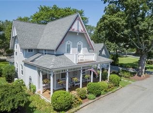 9 10th Ave, Warwick, RI 02886