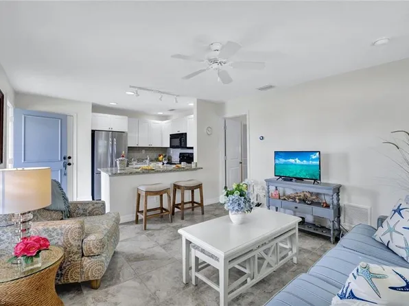 655 8th AVE S #6, NAPLES, FL 34102