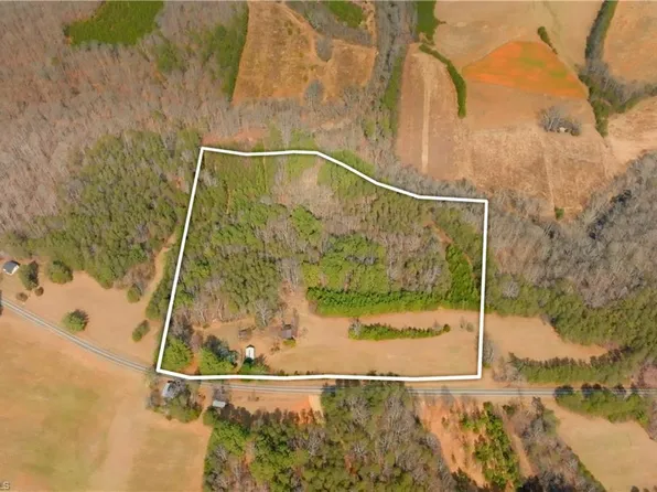 3364 State Highway 66 S, Westfield, NC 27053