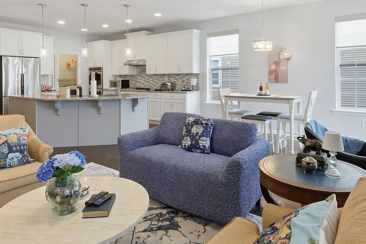 Executive & Relocation Rental | Furnished, Private Dual Suites, Fiber Internet, Quiet — Photo 2