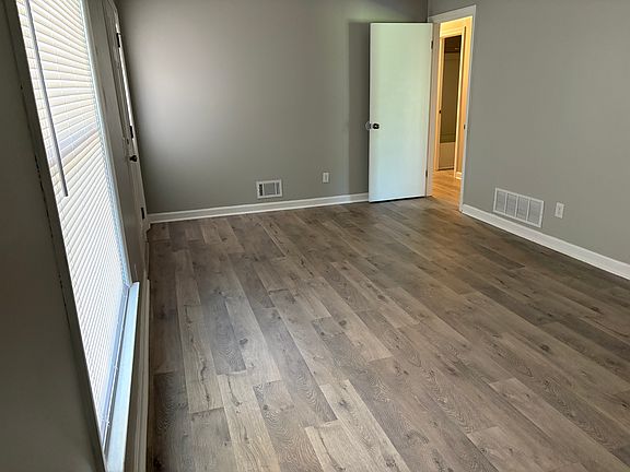 5th image of 310 Biddle Rd