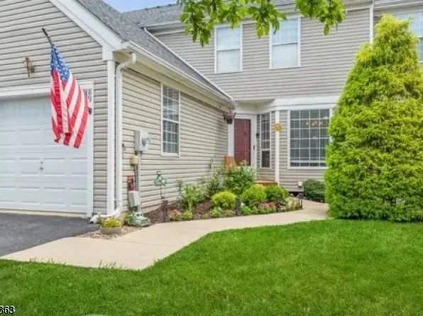 89 Violet Ct, Readington Twp., NJ 08889