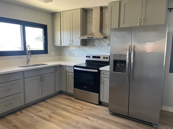 2218 Makanani Dr Unit A, Honolulu, HI 96817