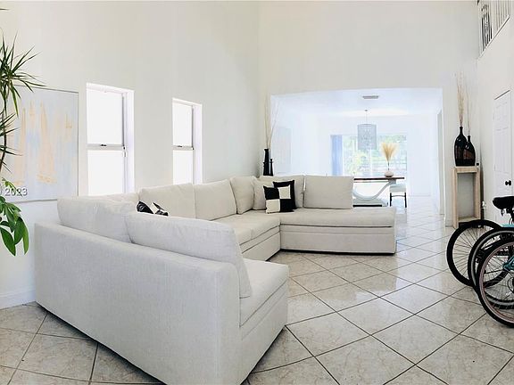 4th image of 27306 SW 121st Ct