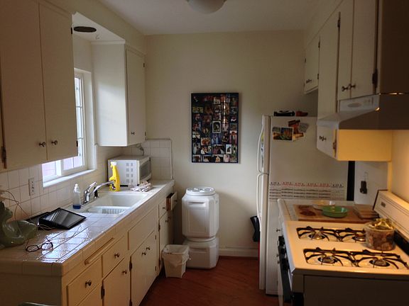 5th image of 8842 Rosewood Ave