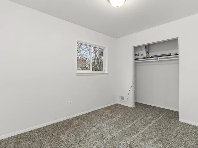 946 Fairview Ave — Photo 7