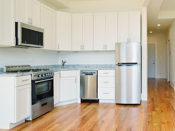 3rd image of 2235 N Clybourn Ave APT 2F