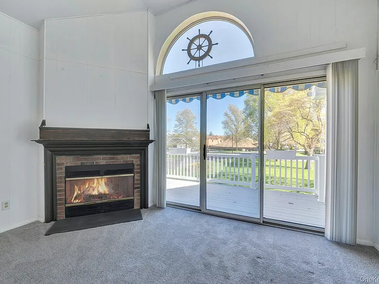 367 Seabreeze Ct — Photo 9